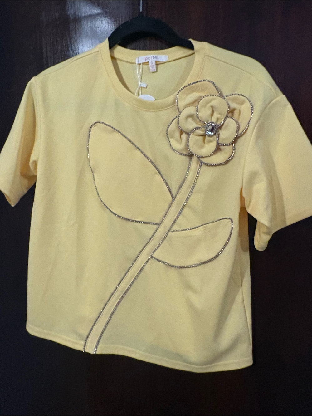 Bundle 2 for $30. NWT Pastels Yellow Short Sleeve Tee with 3D Flower. Size Small